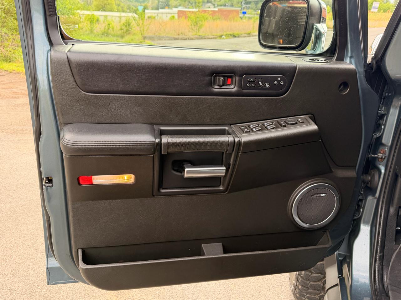 HUMMER H2 4dr Wgn 4WD SUT 2006