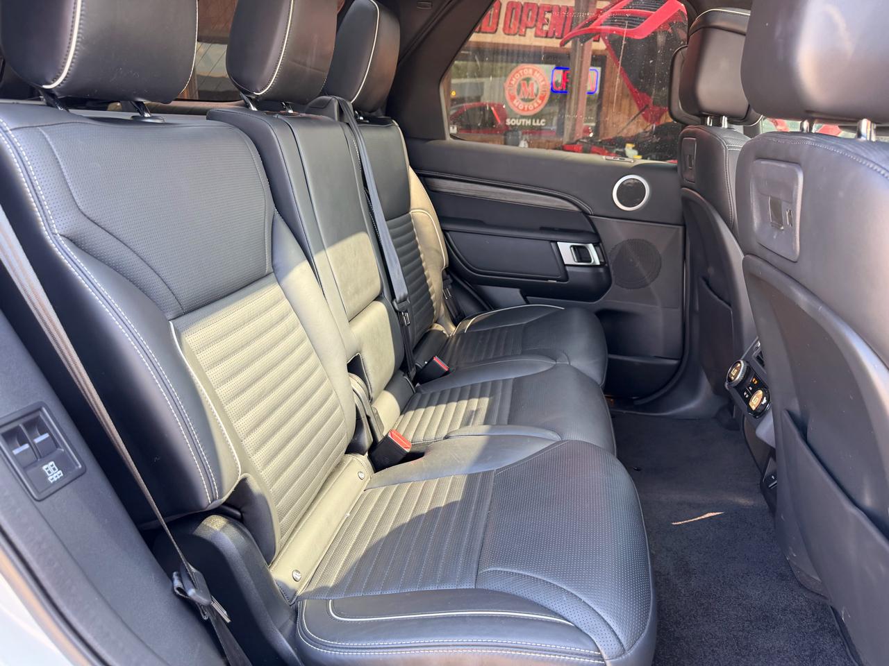 Land Rover Discovery P300 S R-Dynamic 2021