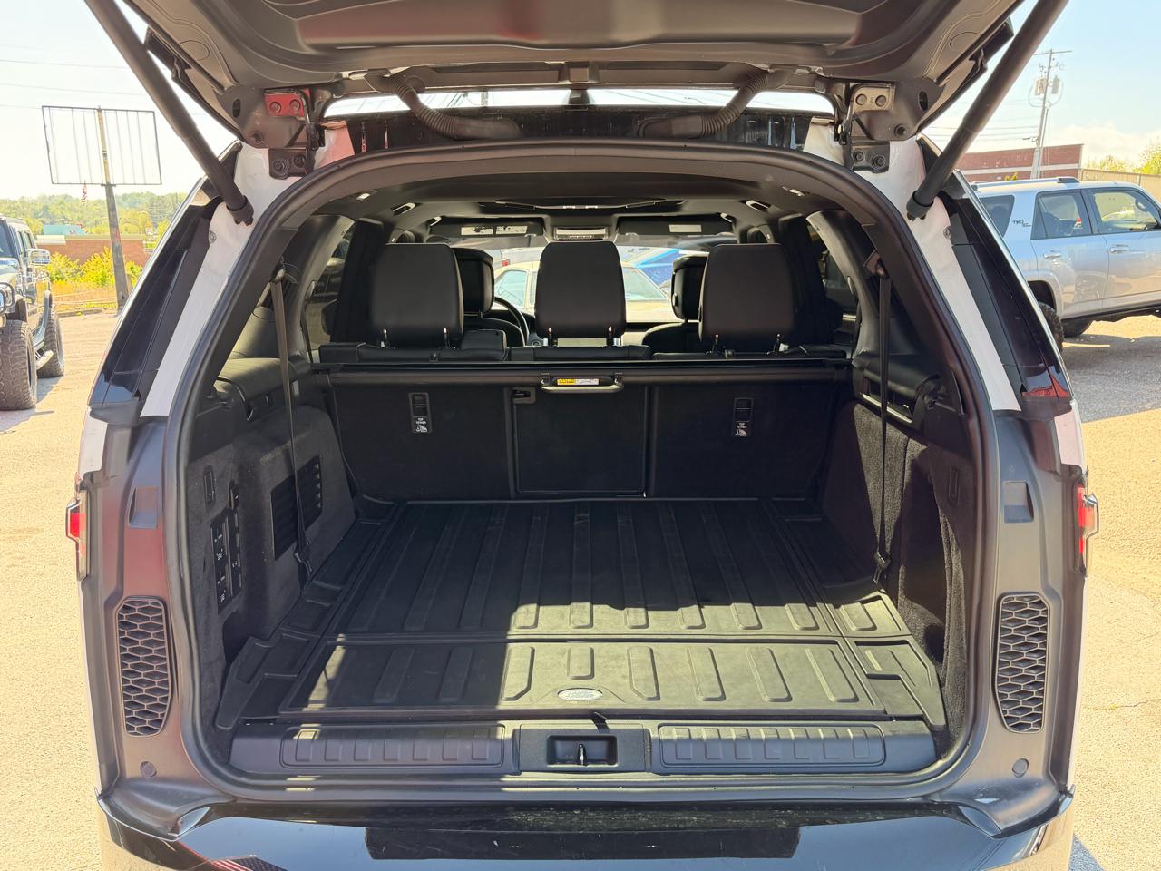 Land Rover Discovery P300 S R-Dynamic 2021