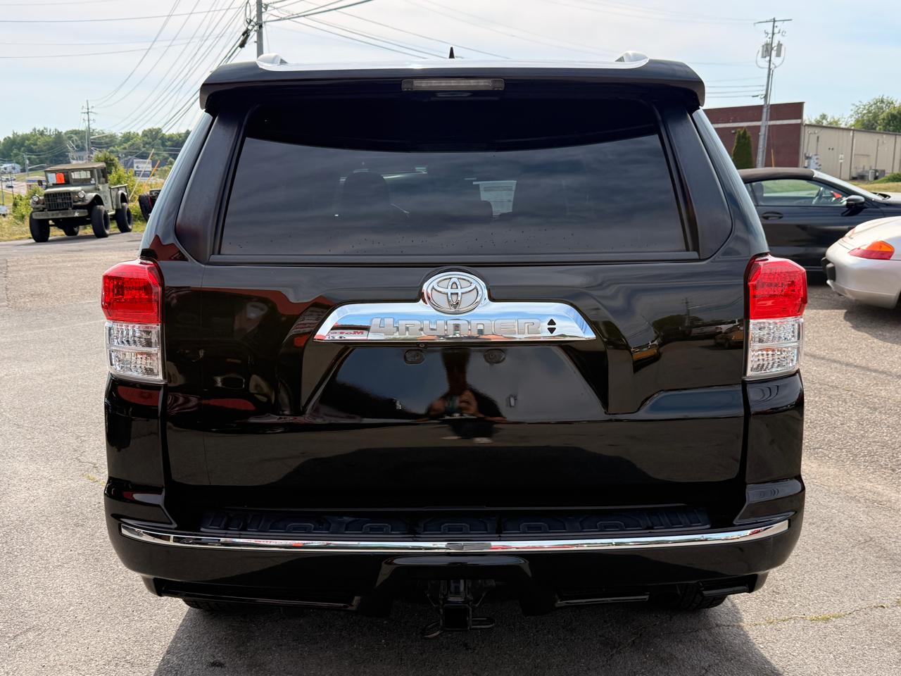 Toyota 4Runner 4WD 4dr V6 Limited (Natl) 2011