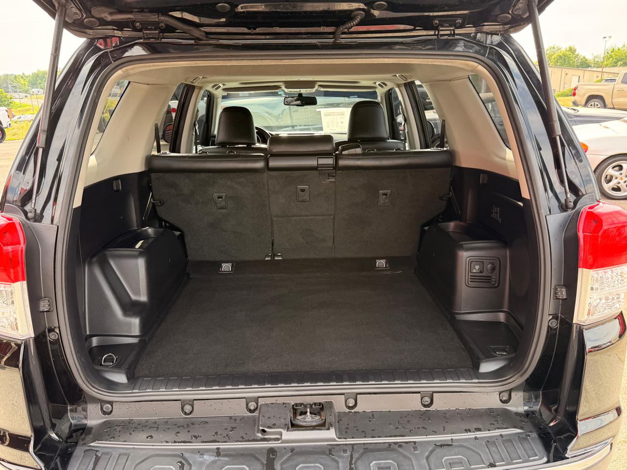 Toyota 4Runner 4WD 4dr V6 Limited (Natl) 2011