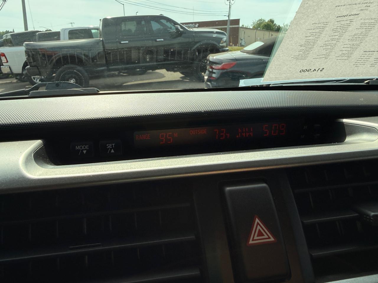 Toyota 4Runner 4WD 4dr V6 Limited (Natl) 2011