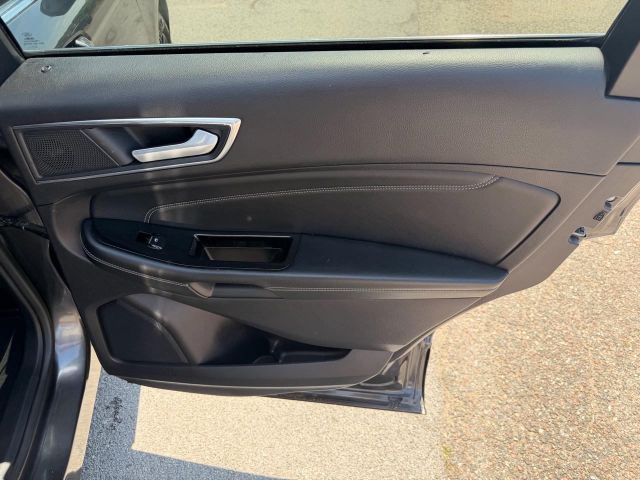 Ford Edge Titanium FWD 2020