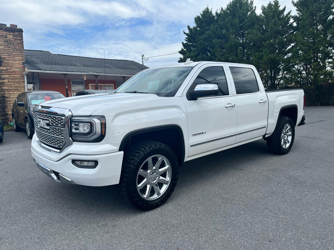 GMC Sierra 1500 4WD Crew Cab 143.5" Denali 2017