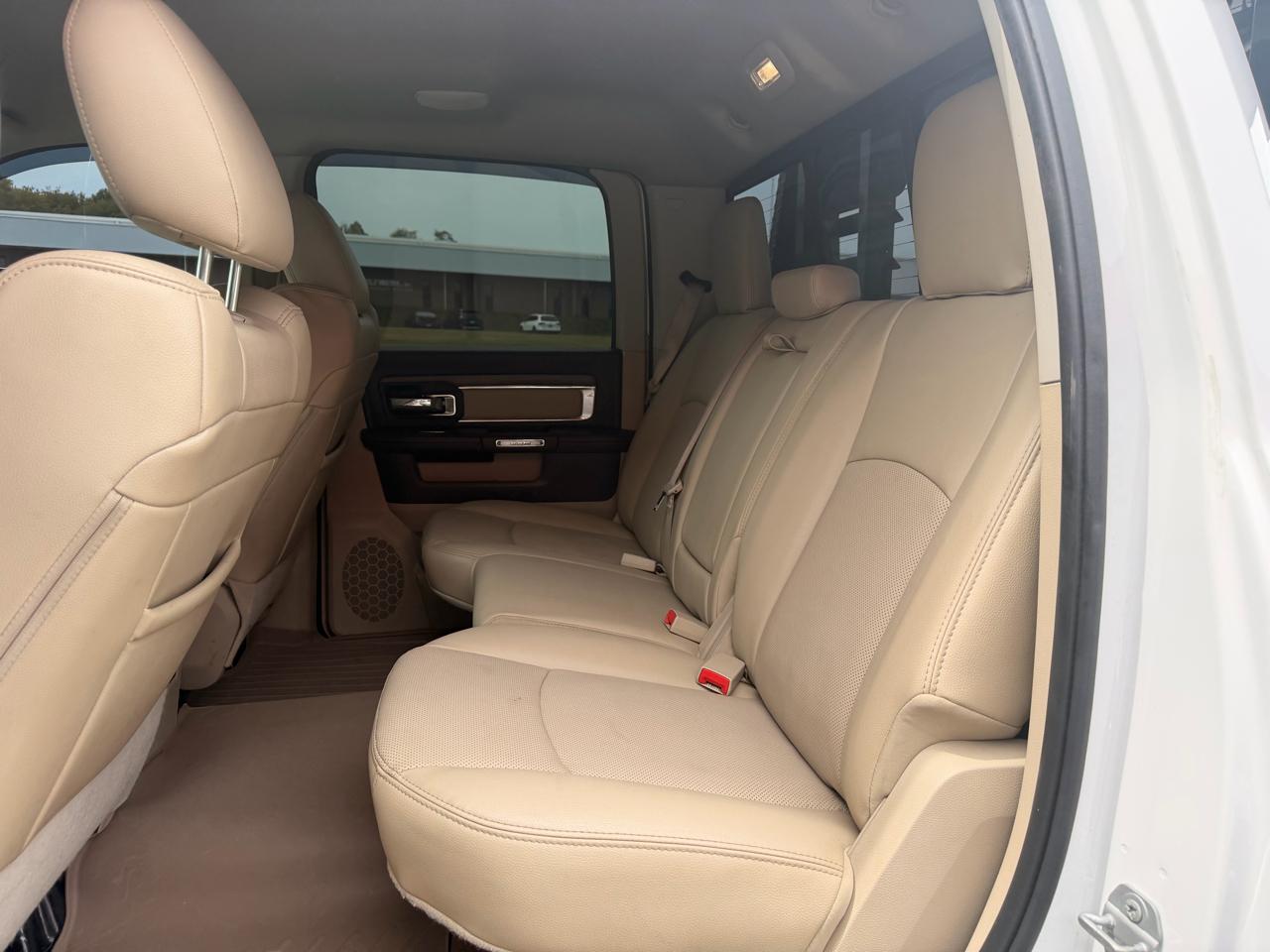 RAM 3500 Laramie 4x4 Crew Cab 8' Box 2017