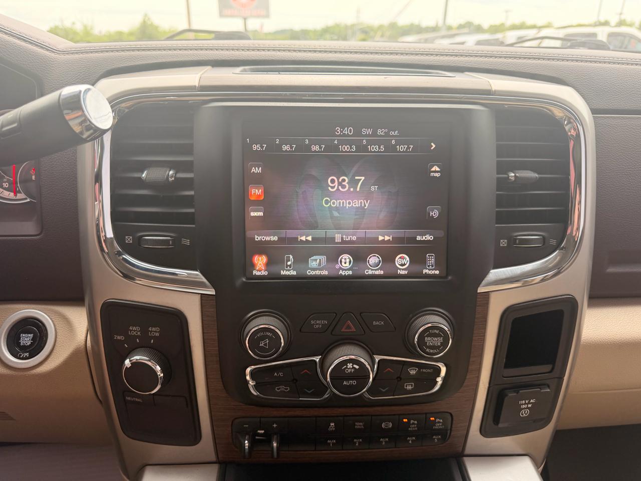 RAM 3500 Laramie 4x4 Crew Cab 8' Box 2017