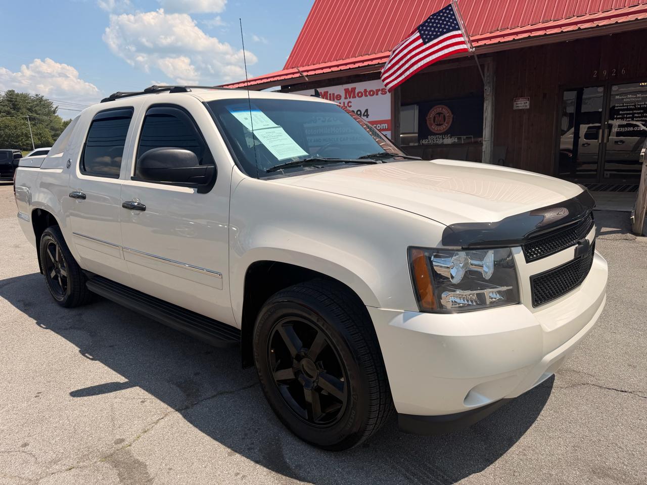 2013 Chevrolet Avalanche 4WD Crew Cab LTZ
