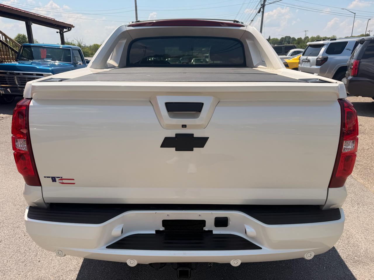 Chevrolet Avalanche Black Diamond LTZ 4D SUV 4WD 2013