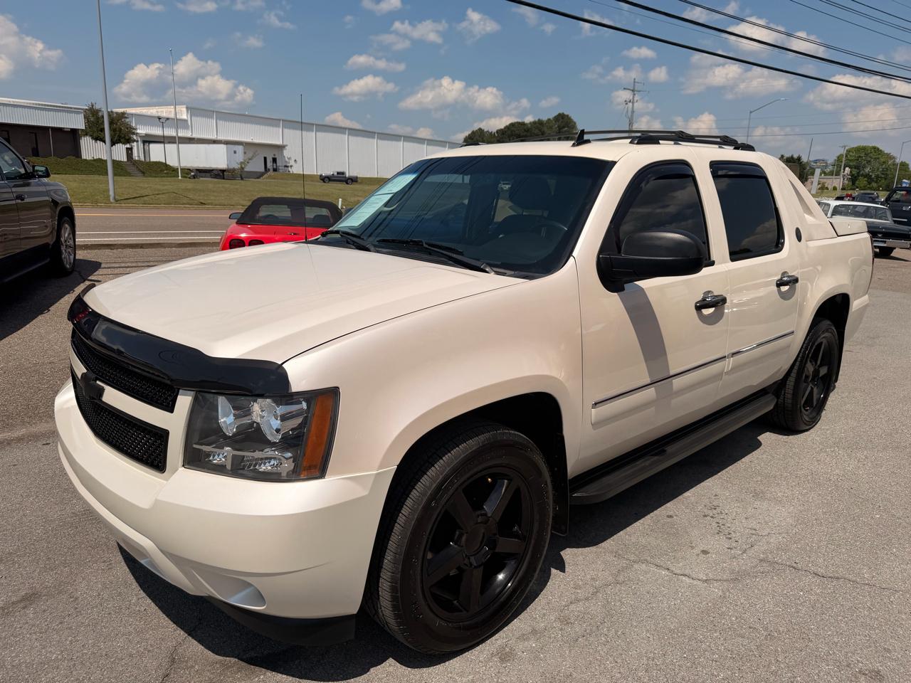 Chevrolet Avalanche Black Diamond LTZ 4D SUV 4WD 2013