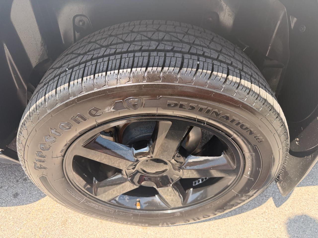 Chevrolet Avalanche Black Diamond LTZ 4D SUV 4WD 2013