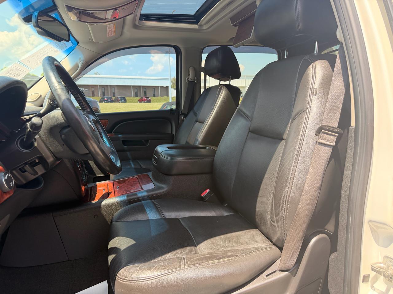 Chevrolet Avalanche Black Diamond LTZ 4D SUV 4WD 2013