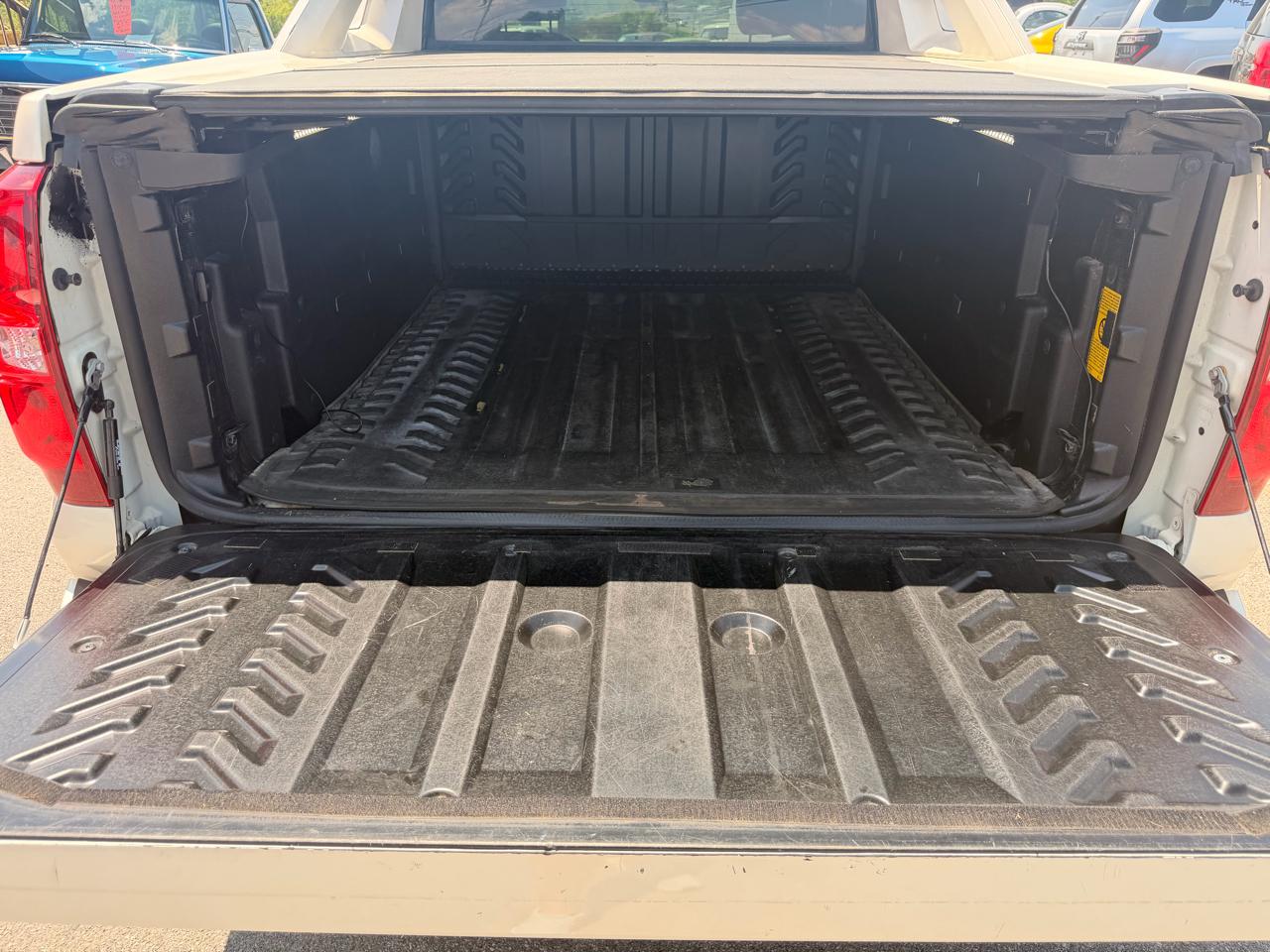 Chevrolet Avalanche Black Diamond LTZ 4D SUV 4WD 2013