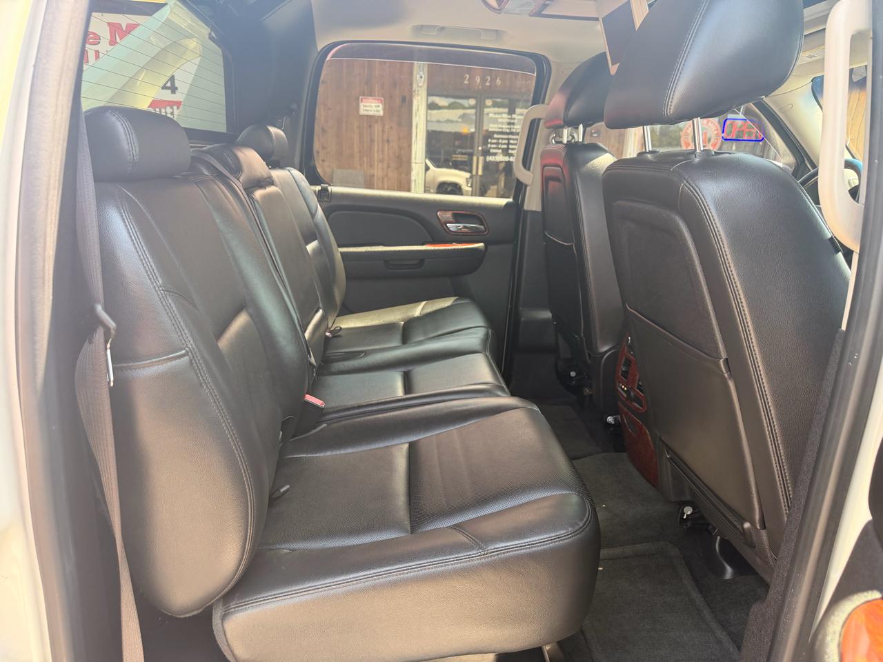 Chevrolet Avalanche Black Diamond LTZ 4D SUV 4WD 2013