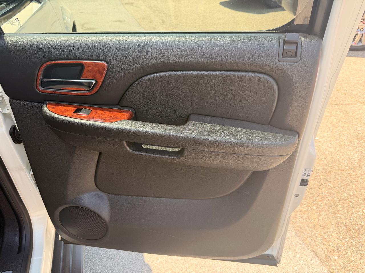 Chevrolet Avalanche Black Diamond LTZ 4D SUV 4WD 2013