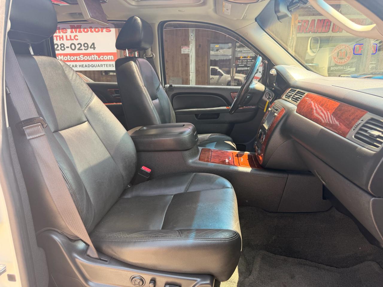 Chevrolet Avalanche Black Diamond LTZ 4D SUV 4WD 2013