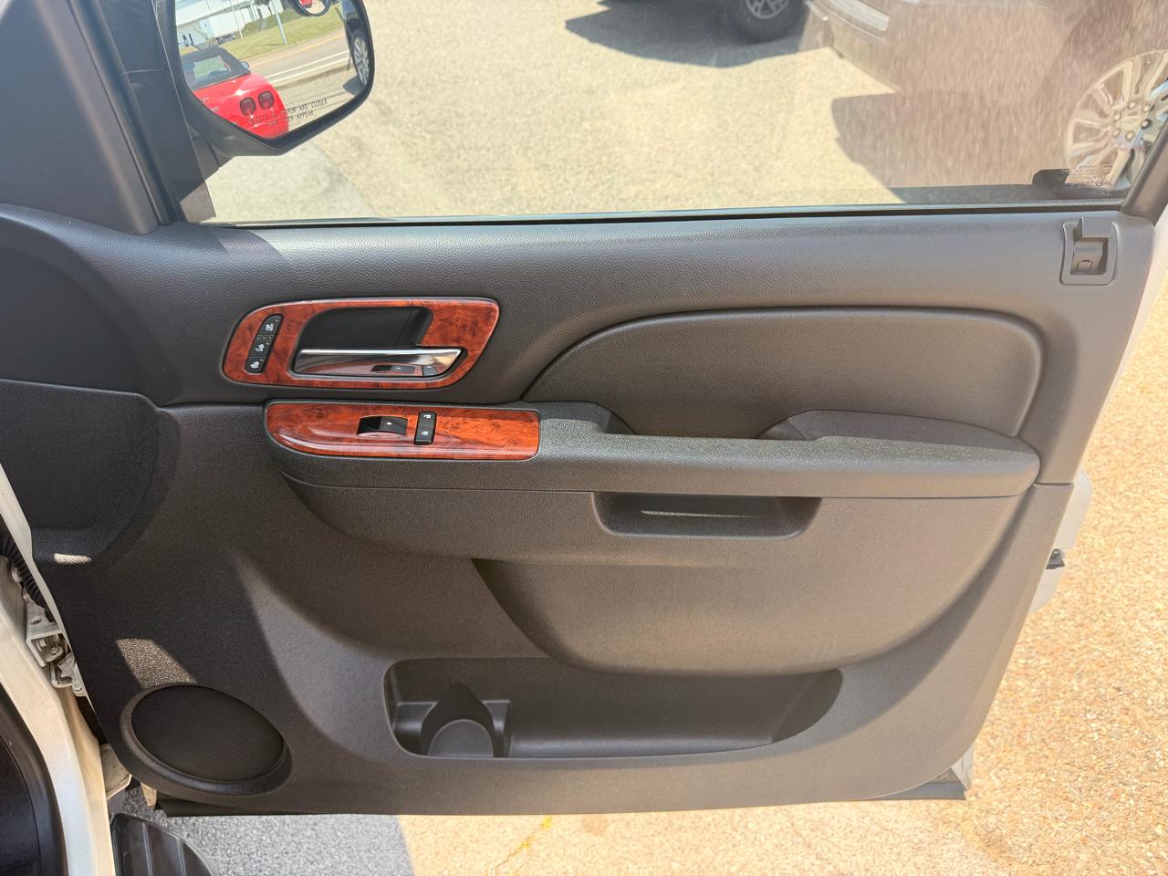 Chevrolet Avalanche Black Diamond LTZ 4D SUV 4WD 2013