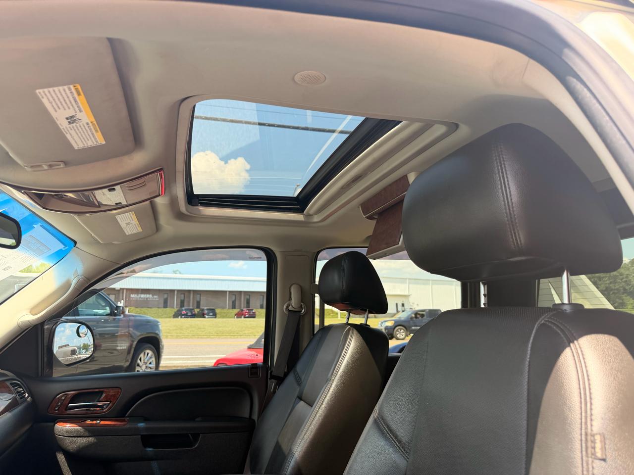 Chevrolet Avalanche Black Diamond LTZ 4D SUV 4WD 2013