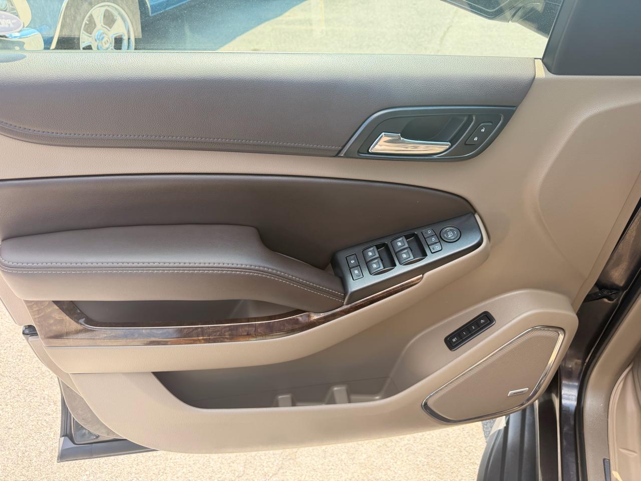 Chevrolet Tahoe 4WD 4dr LT 2017