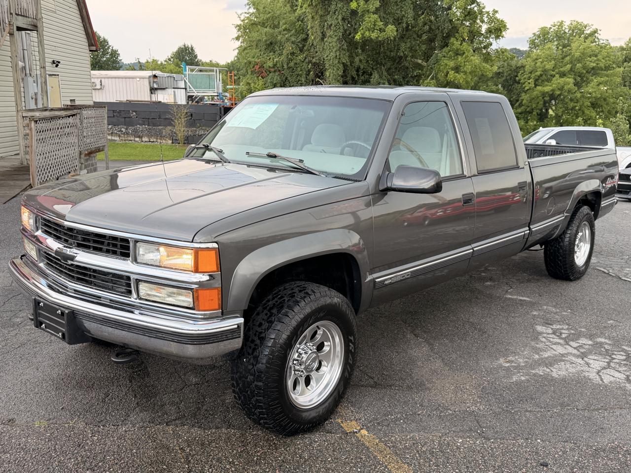 Chevrolet C/K 3500 Crew Cab 4dr 168.5" WB 4WD 2000