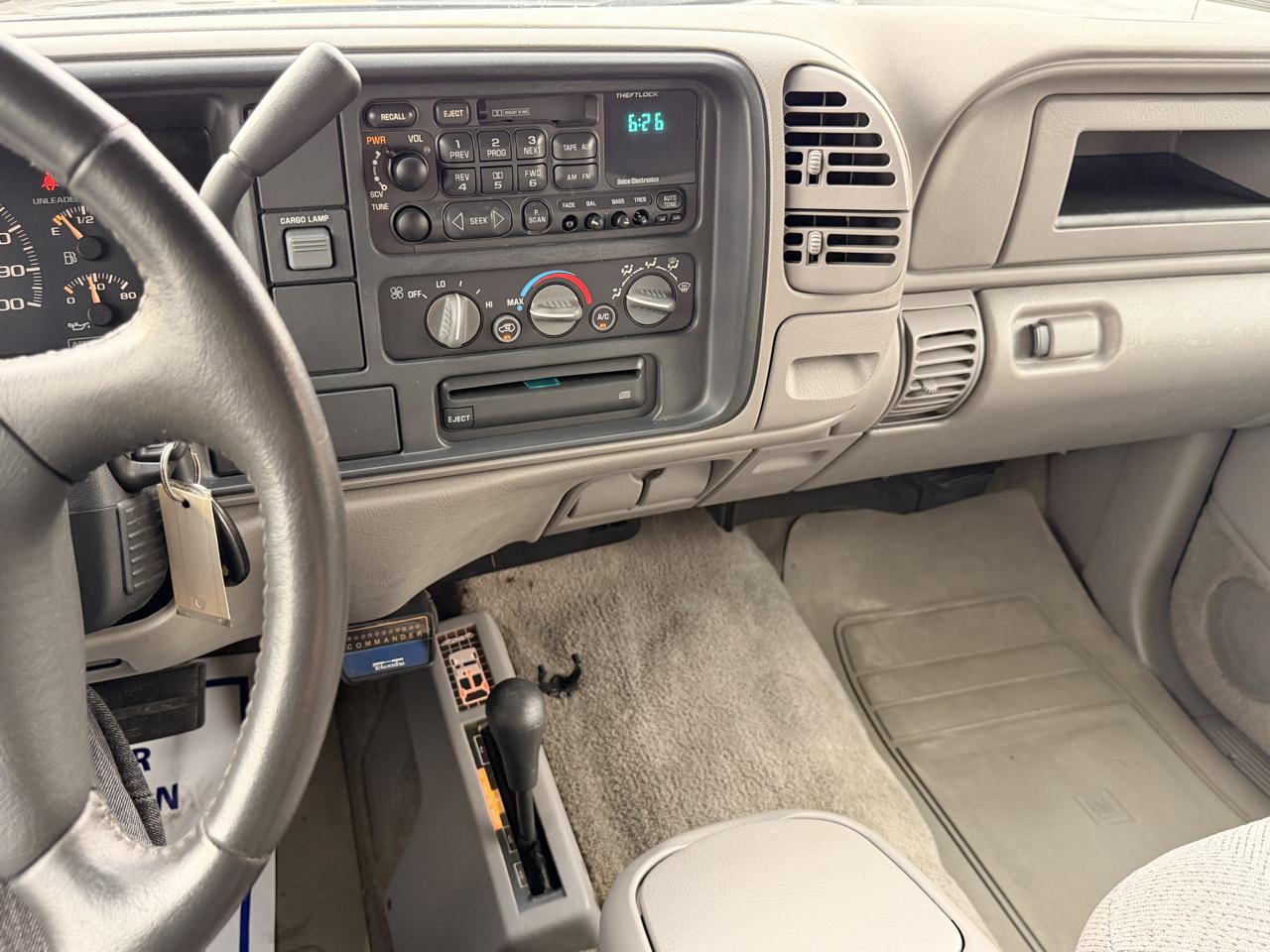 Chevrolet C/K 3500 Crew Cab 4dr 168.5" WB 4WD 2000