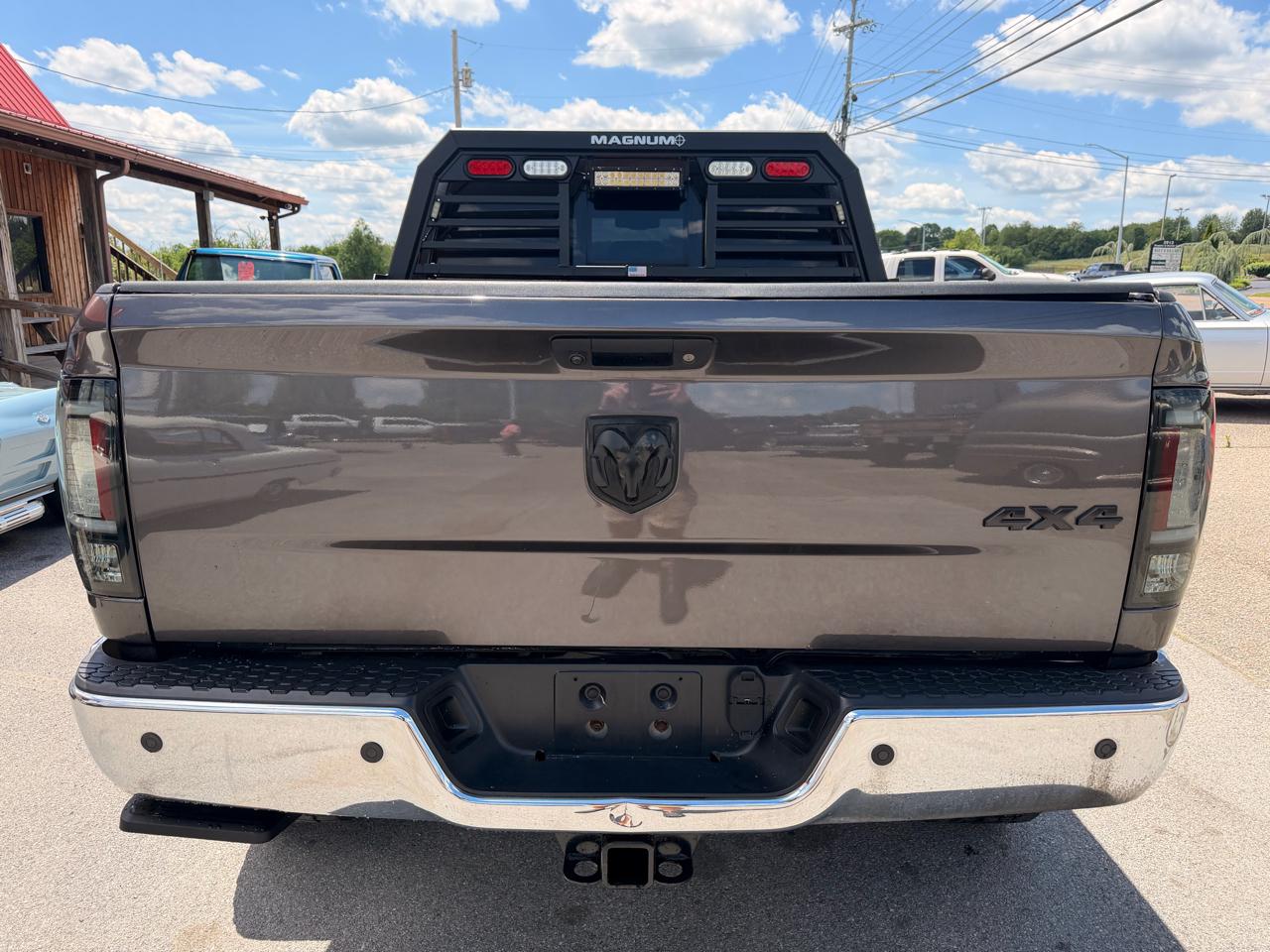 RAM 2500 Big Horn 4x4 Crew Cab 6'4" Box 2017