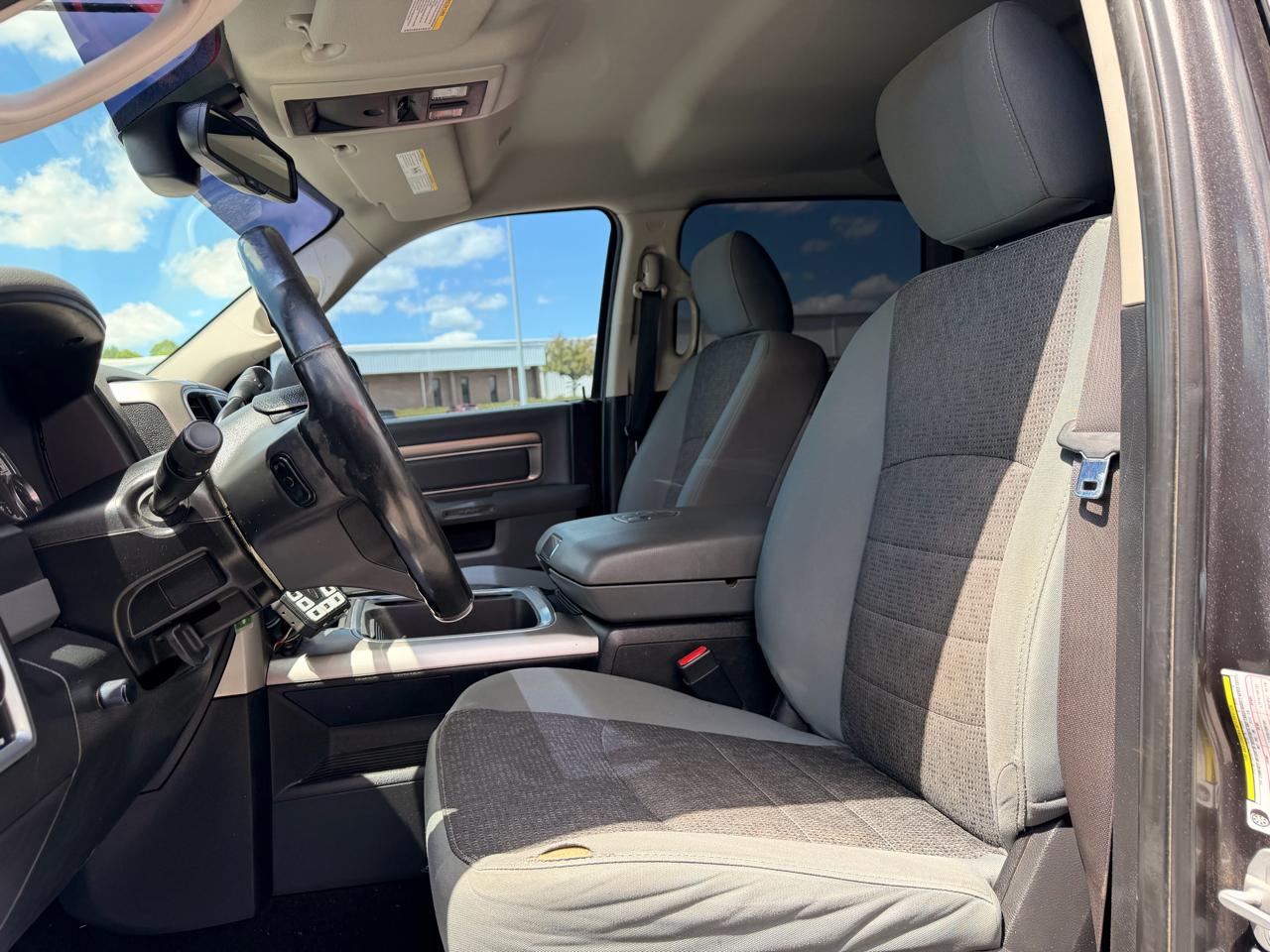 RAM 2500 Big Horn 4x4 Crew Cab 6'4" Box 2017