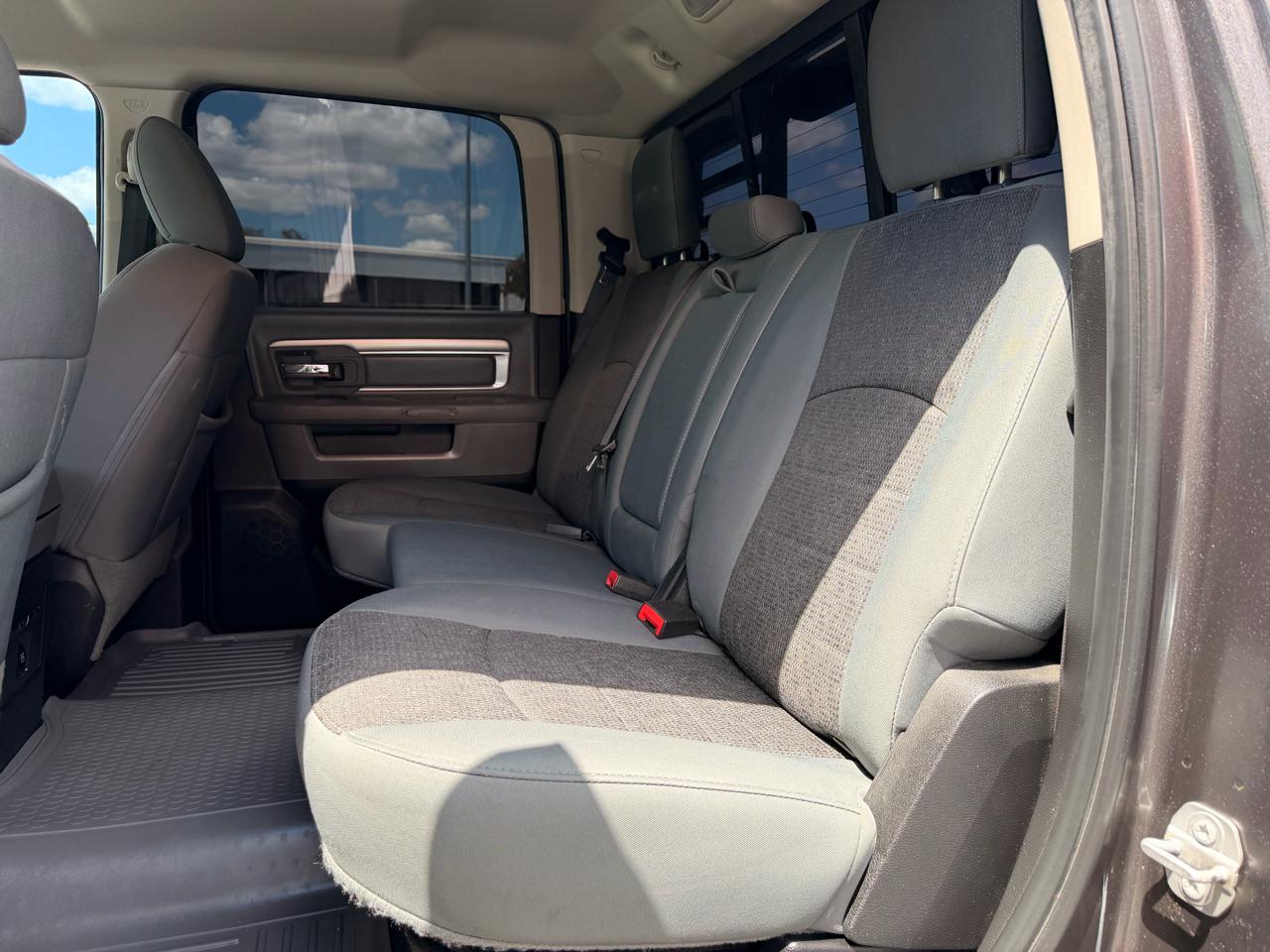 RAM 2500 Big Horn 4x4 Crew Cab 6'4" Box 2017