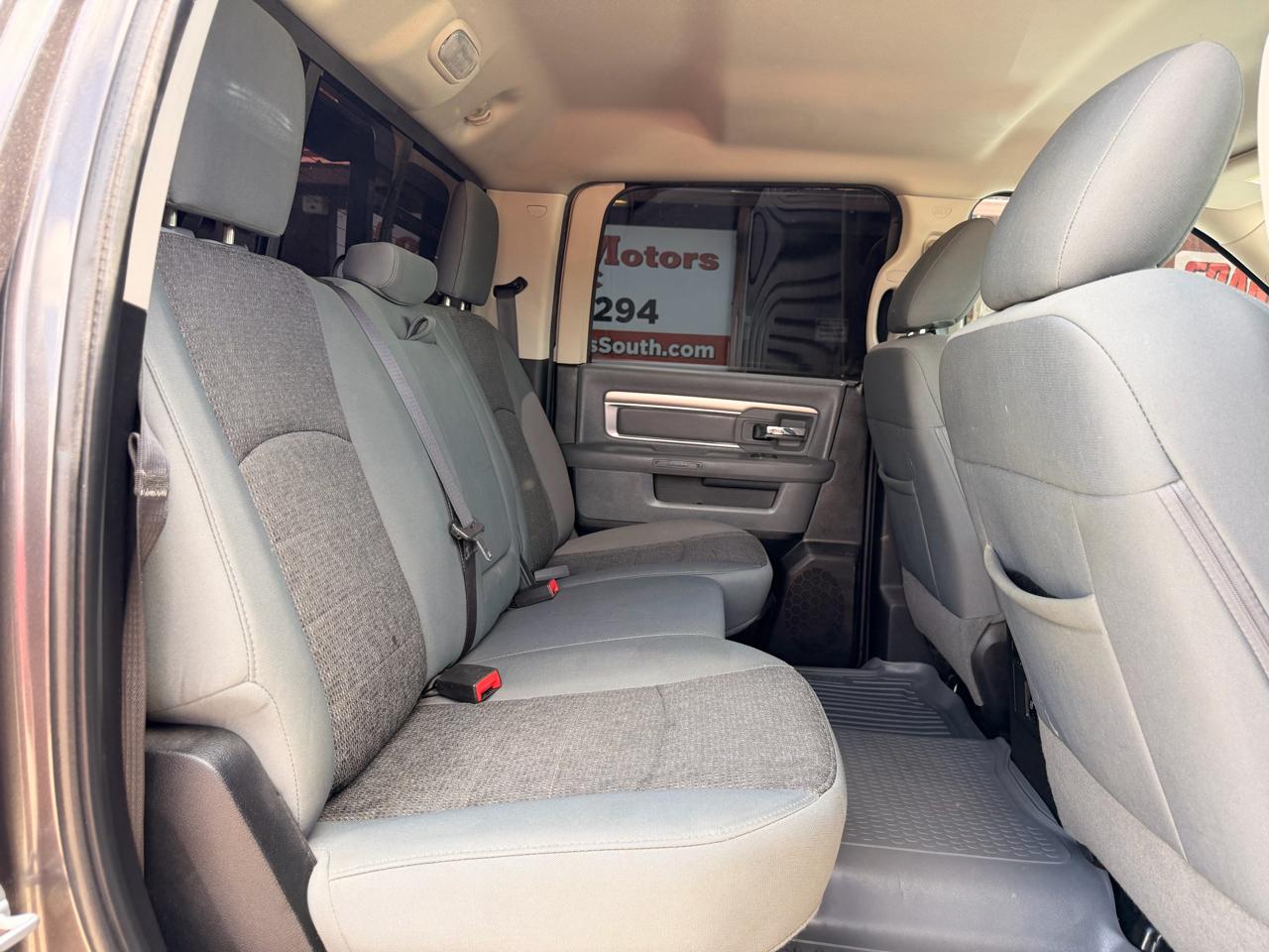 RAM 2500 Big Horn 4x4 Crew Cab 6'4" Box 2017