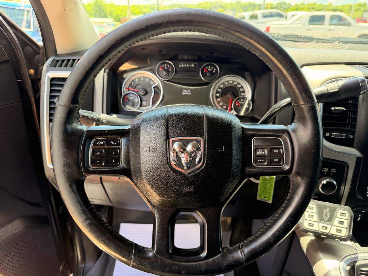 RAM 2500 Big Horn 4x4 Crew Cab 6'4" Box 2017