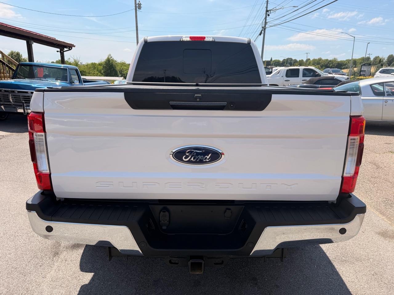 Ford Super Duty F-250 SRW Lariat 4WD Crew Cab 6.75' Box 2017