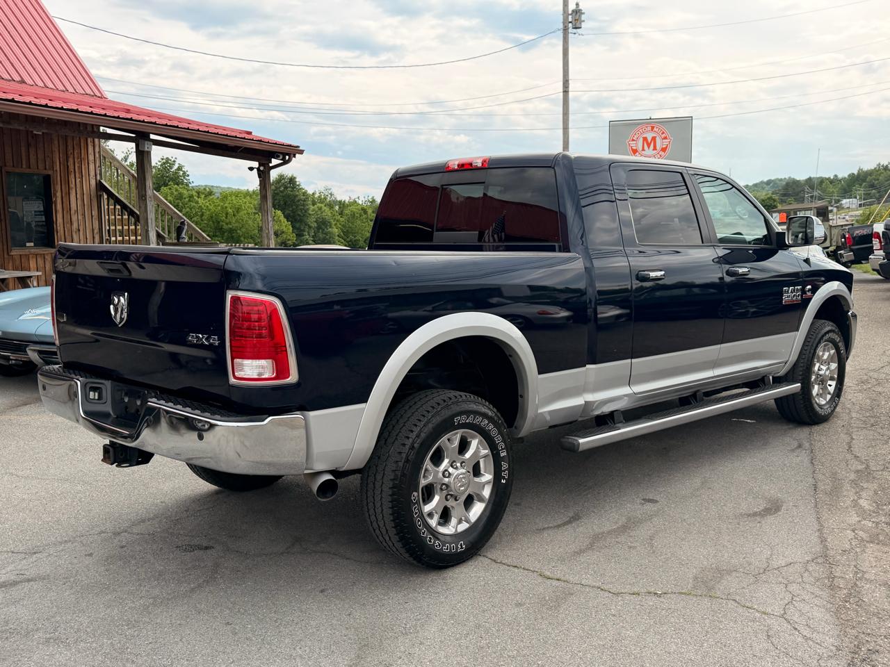 RAM 2500 4WD Mega Cab 160.5" Laramie 2015