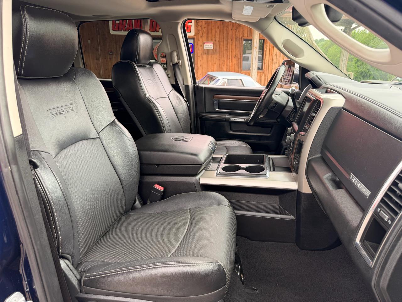RAM 2500 4WD Mega Cab 160.5" Laramie 2015