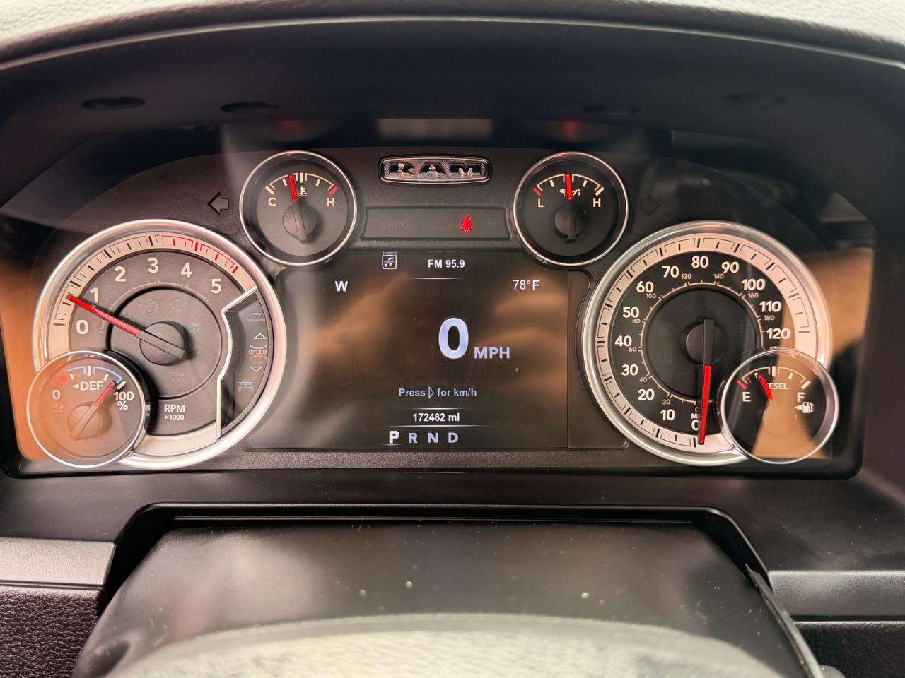 RAM 2500 4WD Mega Cab 160.5" Laramie 2015