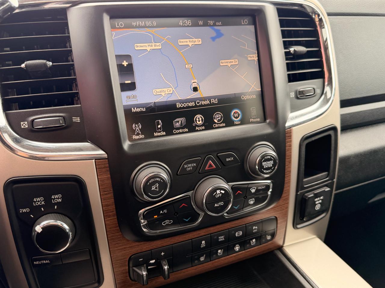 RAM 2500 4WD Mega Cab 160.5" Laramie 2015