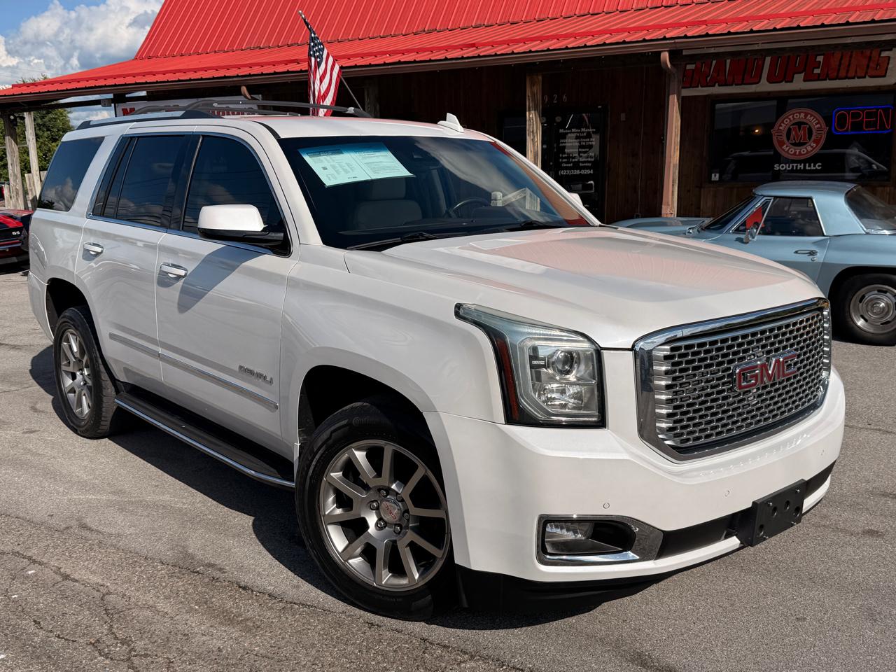 2016 GMC Yukon 4WD Denali's photo