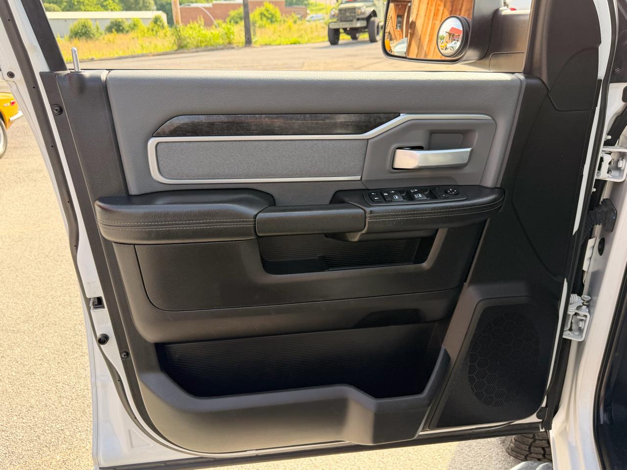 RAM 2500 Big Horn 4x4 Crew Cab 6'4" Box 2019