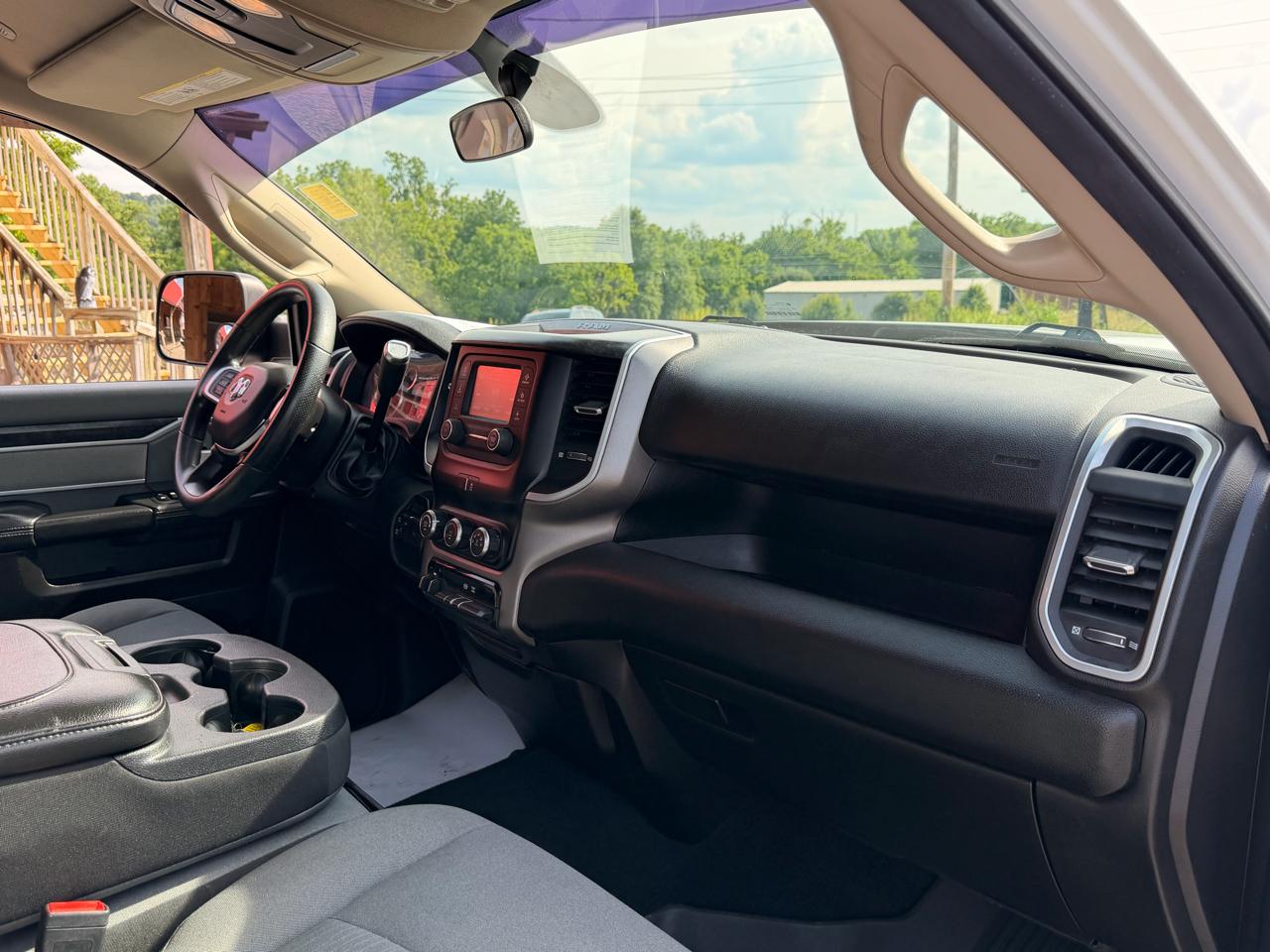 RAM 2500 Big Horn 4x4 Crew Cab 6'4" Box 2019