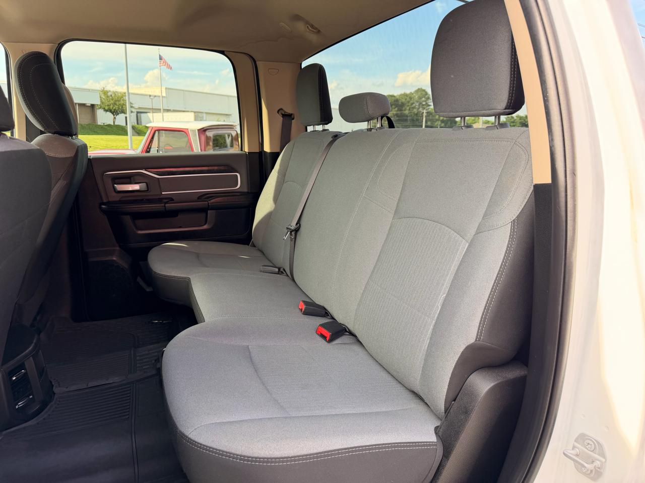 RAM 2500 Big Horn 4x4 Crew Cab 6'4" Box 2019