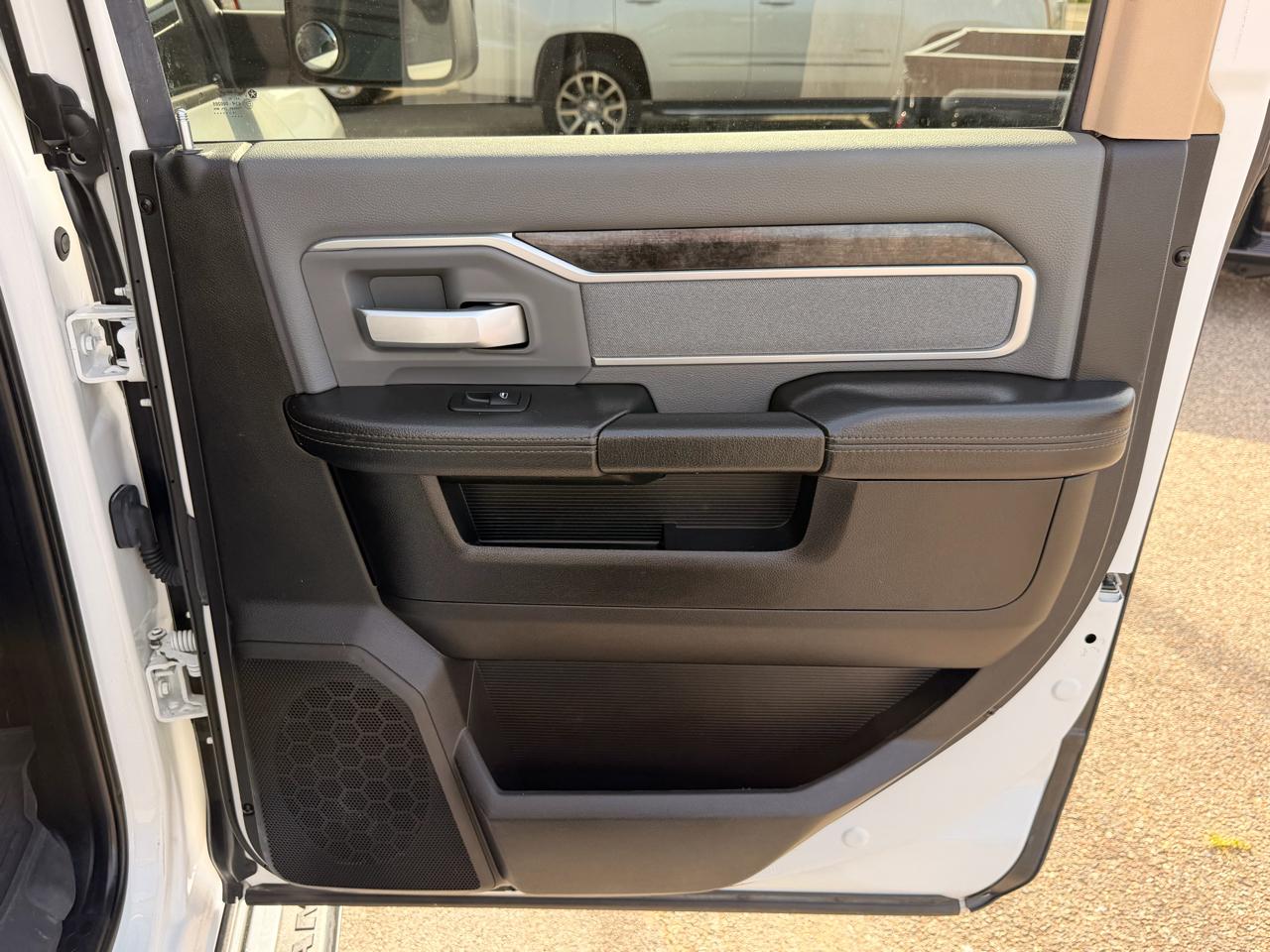 RAM 2500 Big Horn 4x4 Crew Cab 6'4" Box 2019