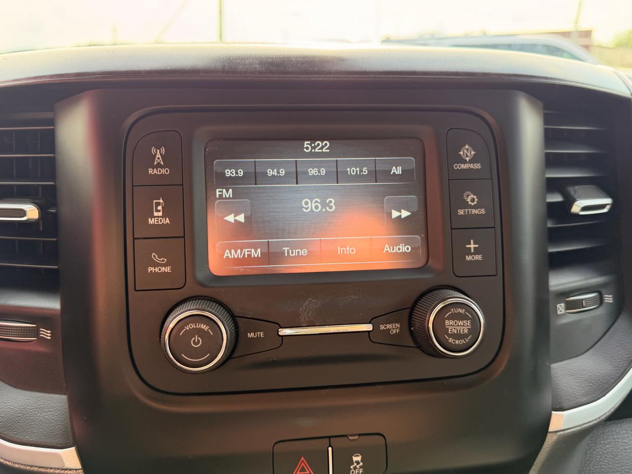 RAM 2500 Big Horn 4x4 Crew Cab 6'4" Box 2019