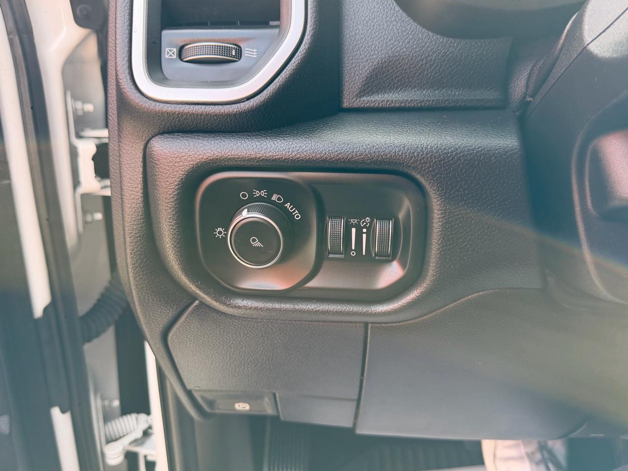 RAM 2500 Big Horn 4x4 Crew Cab 6'4" Box 2019