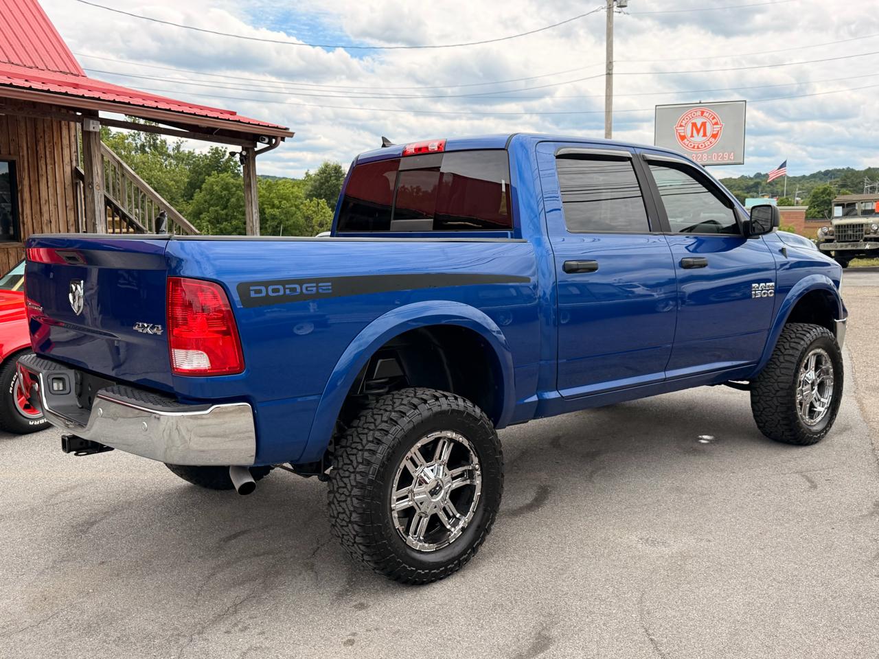 RAM 1500 4WD Crew Cab 140.5" Outdoorsman 2016
