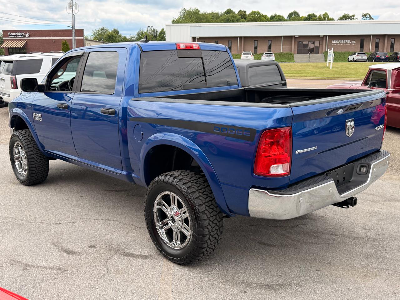 RAM 1500 4WD Crew Cab 140.5" Outdoorsman 2016