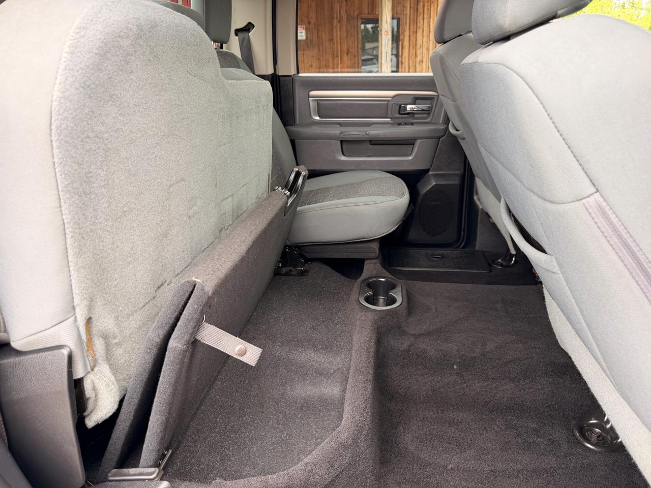 RAM 1500 4WD Crew Cab 140.5" Outdoorsman 2016