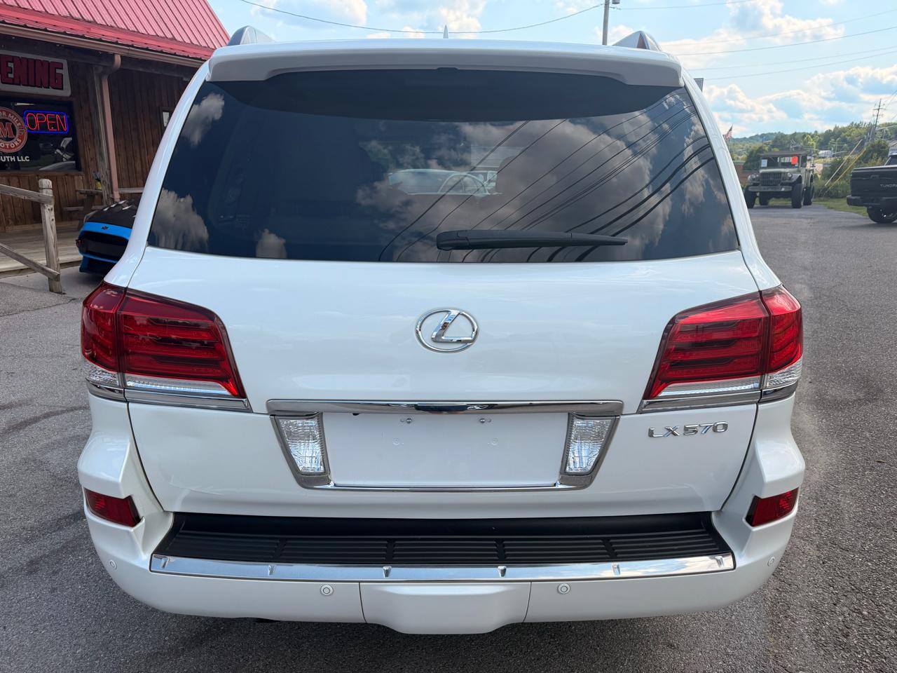 Lexus LX 570 4WD 4dr 2015