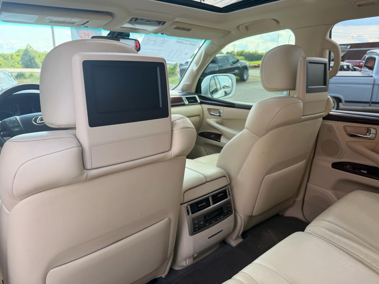 Lexus LX 570 4WD 4dr 2015