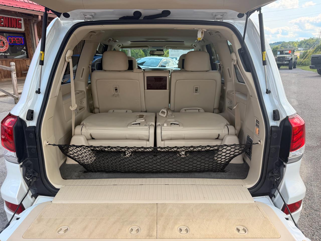 Lexus LX 570 4WD 4dr 2015