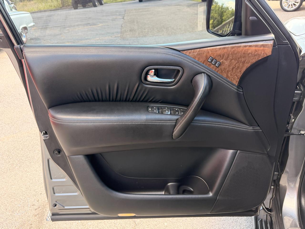 Infiniti QX80 4WD 4dr 2016