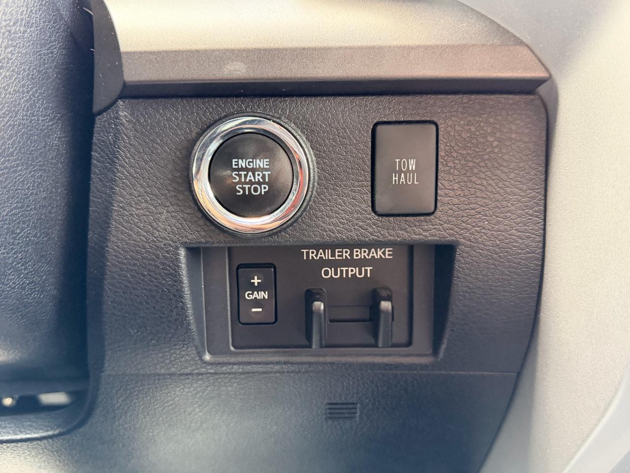 Toyota Tundra 2WD SR5 CrewMax 5.5' Bed 5.7L (Natl) 2021