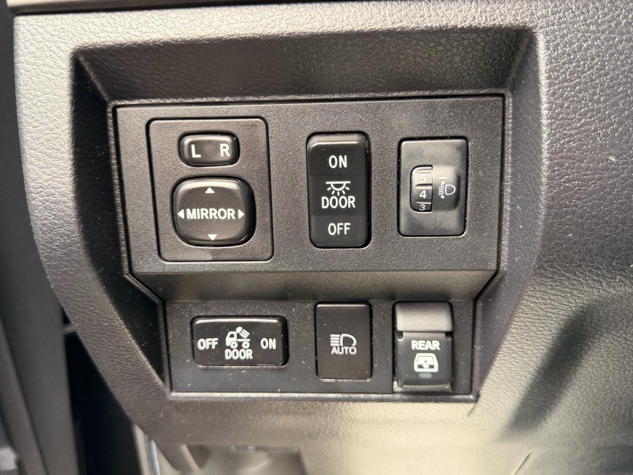 Toyota Tundra 2WD SR5 CrewMax 5.5' Bed 5.7L (Natl) 2021